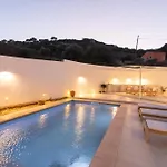 Casa Lluminosa, Fabulosa Y Moderna Casa De Pueblo By Sonne *
