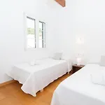 Casa Lluminosa, Fabulosa Y Moderna Casa De Pueblo By Sonne Ferreries