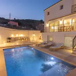 Casa Lluminosa, Fabulosa Y Moderna Casa De Pueblo By Sonne