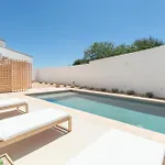 Casa Lluminosa, Fabulosa Y Moderna Casa De Pueblo By Sonne Ferreries