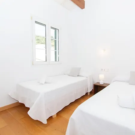 Casa Lluminosa, Fabulosa Y Moderna Casa De Pueblo By Sonne Ferreries