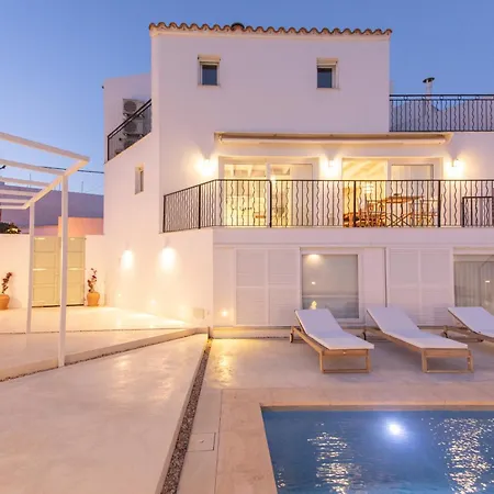 Casa Lluminosa, Fabulosa Y Moderna Casa De Pueblo By Sonne Ferreries