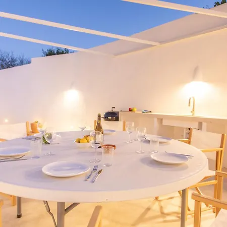 Casa Lluminosa, Fabulosa Y Moderna Casa De Pueblo By Sonne Nyaraló Ferreries