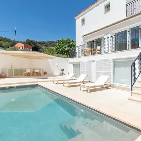 Casa Lluminosa, Fabulosa Y Moderna Casa De Pueblo By Sonne Nyaraló Ferreries